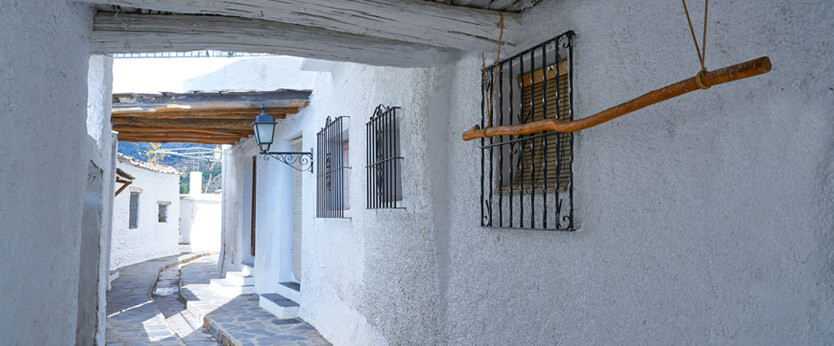Calle de la localidad de Pampaneira en las Alpujarras, Granada (España)