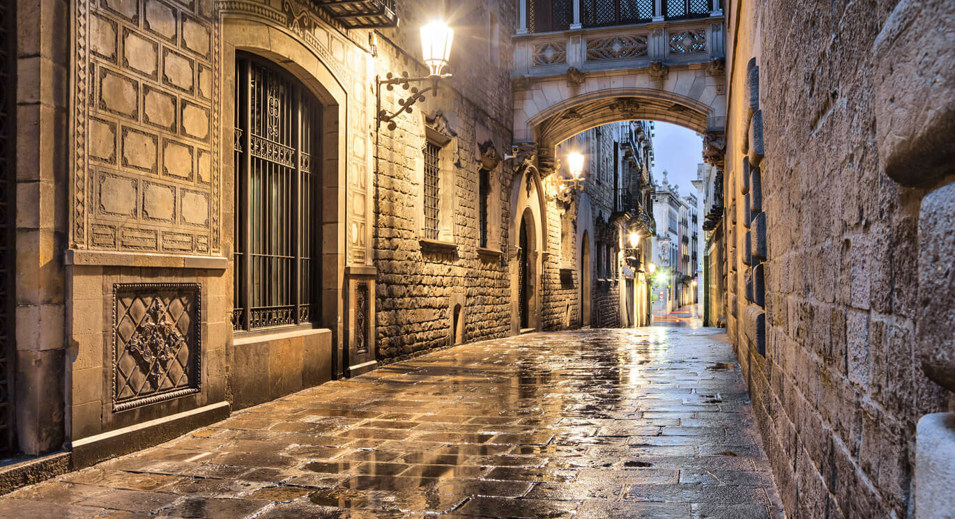 Calle del Barrio Gótico de Barcelona en España