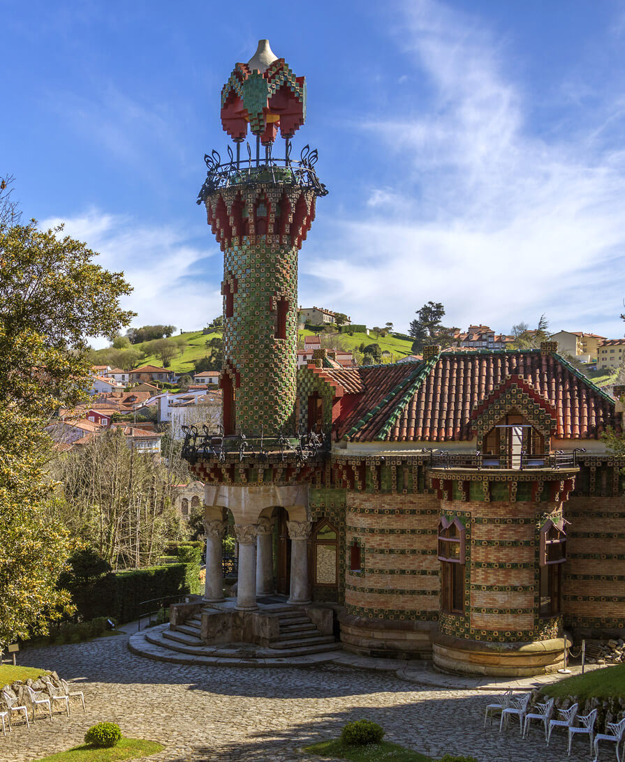 El Capricho de Gaudí en Comillas, Cantabria (España)