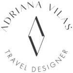 Logotipo Adriana Vilas - Travel Designer