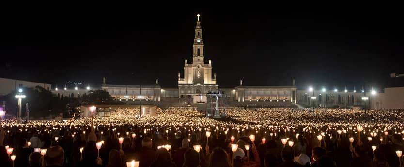 Procesión de velas en el Santuario de Fátima