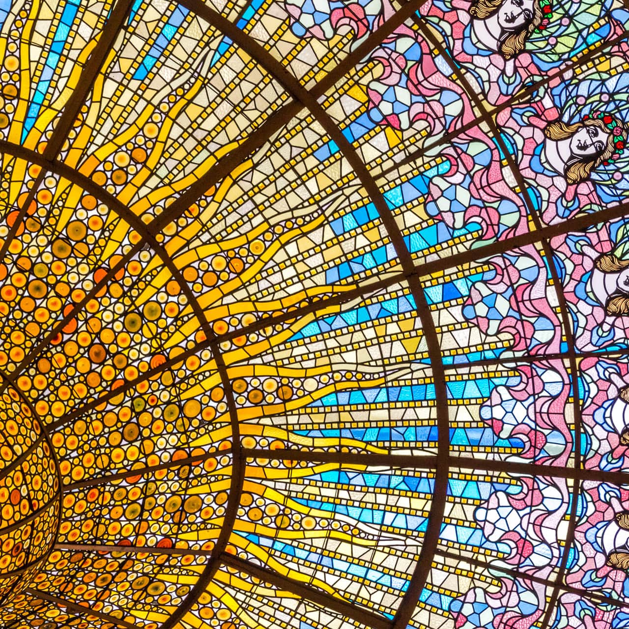 Techo de vidrieras del Palau de la Música Catalana