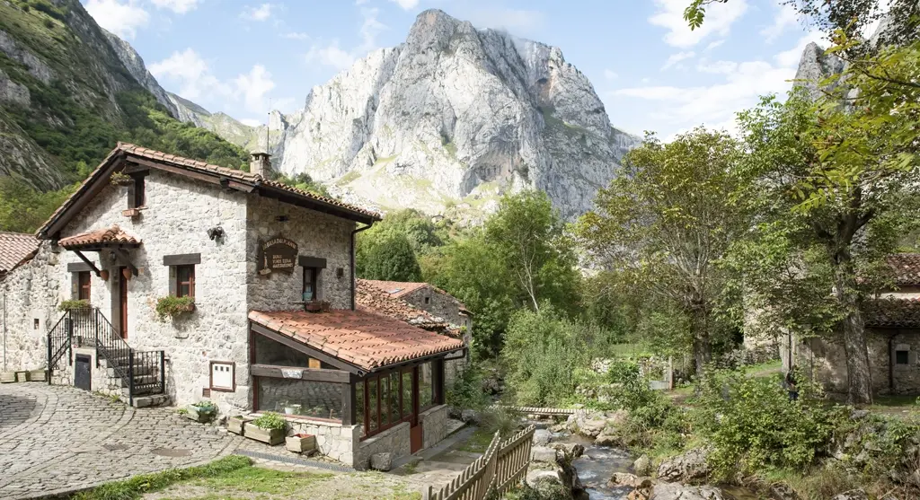 Bulnes, pueblo de Montaña