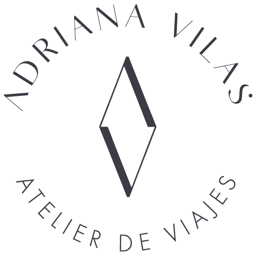 Logotipo Adriana Vilas - Atelier de Viajes por España, Portugal y Marruecos